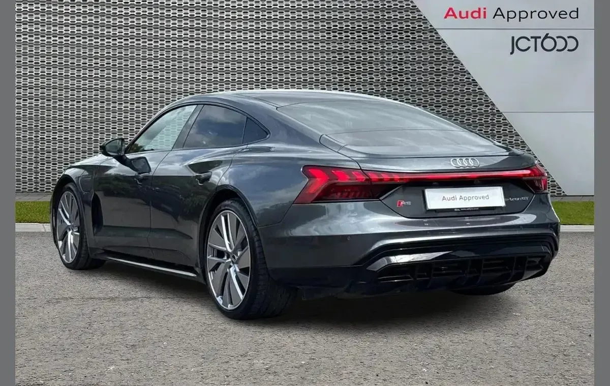 Used Audi e-tron GT quattro Comfort 475 kW (646 HP) 2023 Grey Sedan