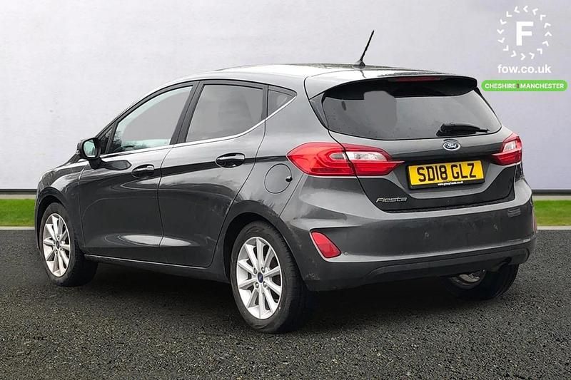 Used Ford Fiesta Titanium 100 HP (73 kW) 2018 Grey Hatchback