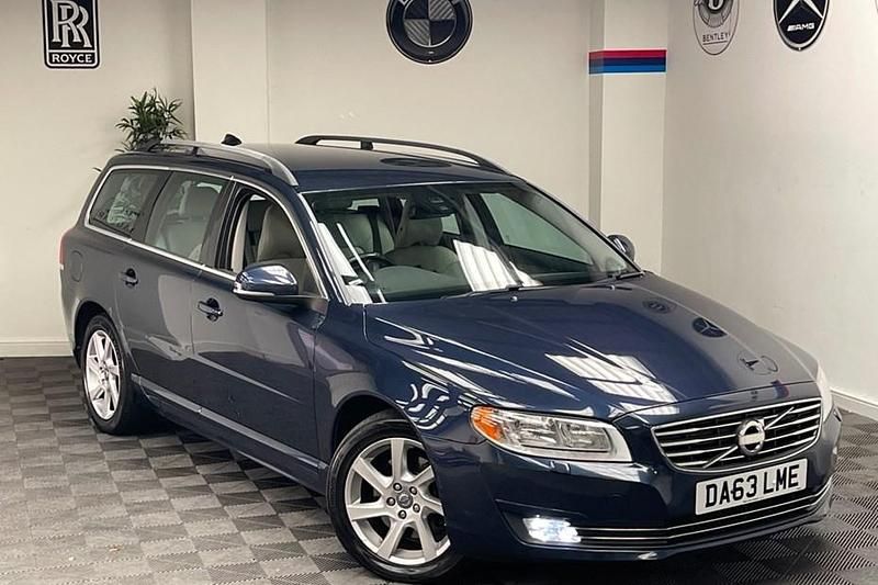 Blue Used 2014 Volvo V70 SE Estate | £4,995 (Good price) - Image 1/1
