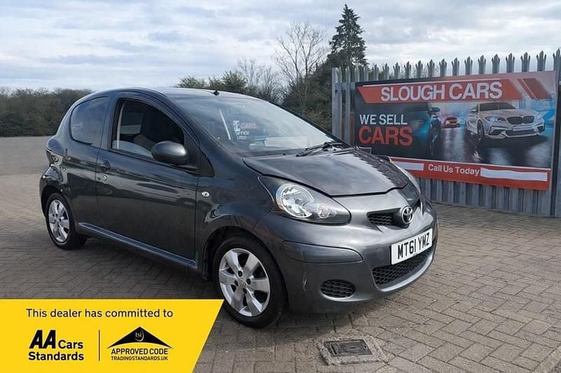 Used Toyota Aygo 67 HP (49 kW) 2012 Grey Hatchback