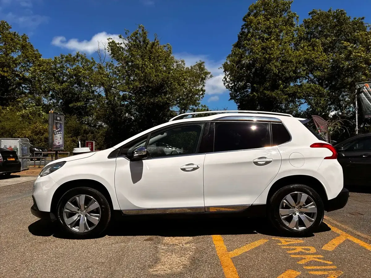 Used Peugeot 2008 Allure 120 HP (88 kW) 2015 White SUV