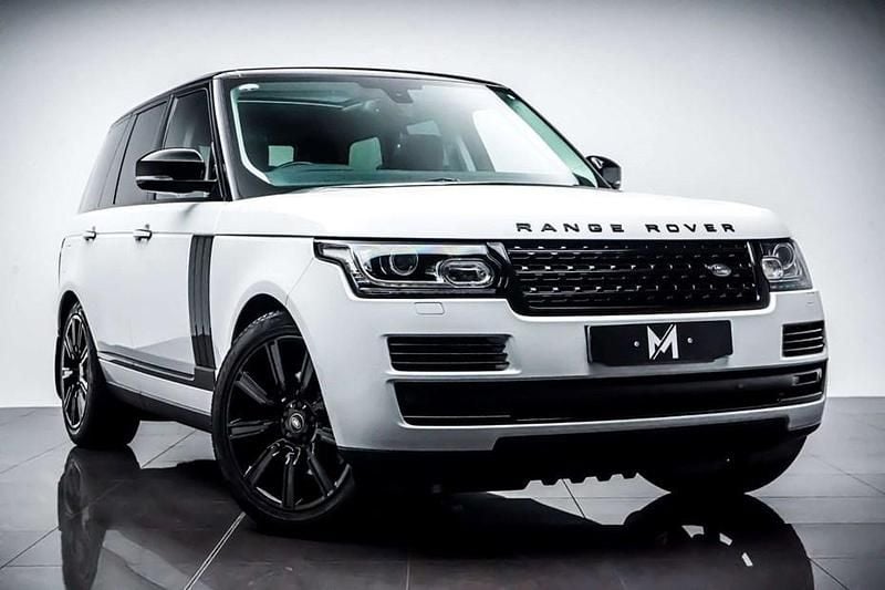 White Used 2016 Land Rover Range Rover Vogue SE SUV | £22,495 (Super price) - Image 1/1