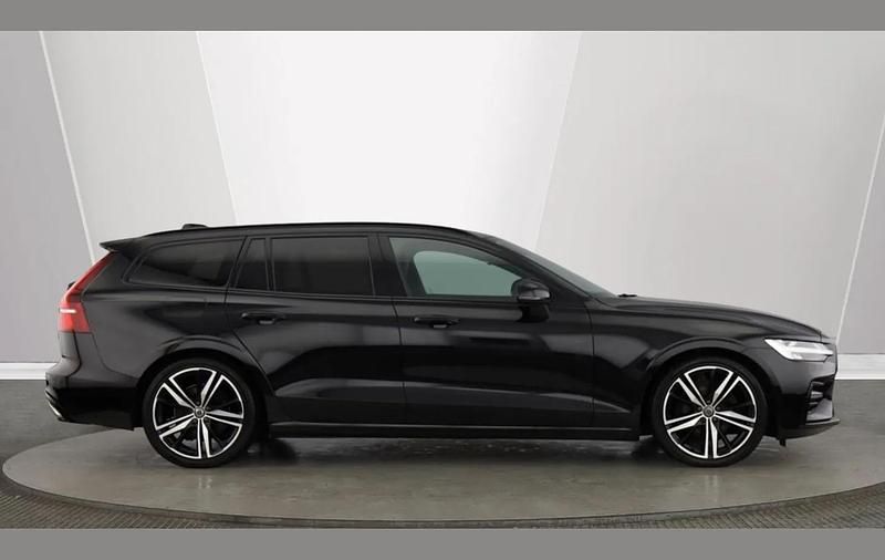 Used Volvo V60 R-Design 161 HP (118 kW) 2021 Black Estate