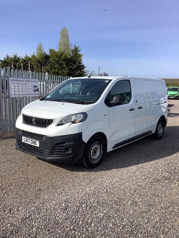 Used Peugeot Expert 120 HP (88 kW) 2017 White Van