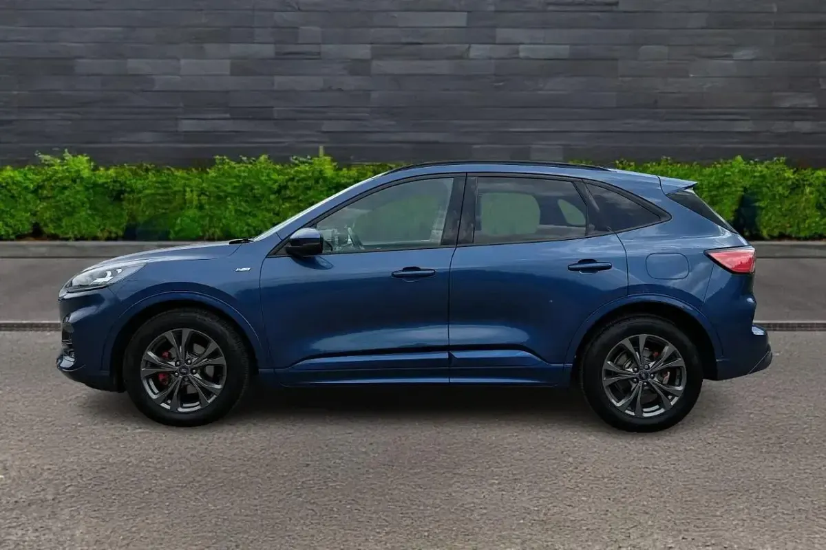Used Ford Kuga ST-Line 148 HP (108 kW) 2021 Blue SUV
