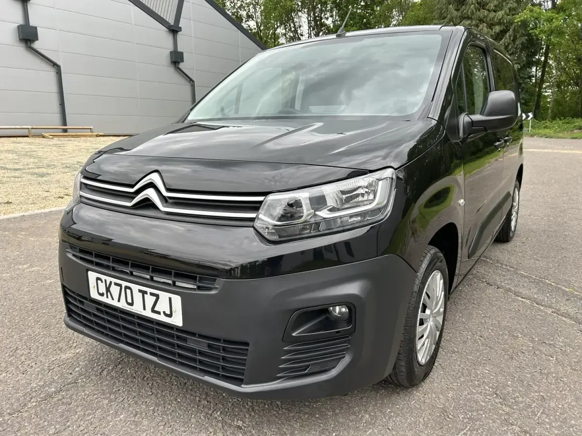 Usado Citroën Berlingo Start 75 HP (55 kW) 2020 Preto Monovolume