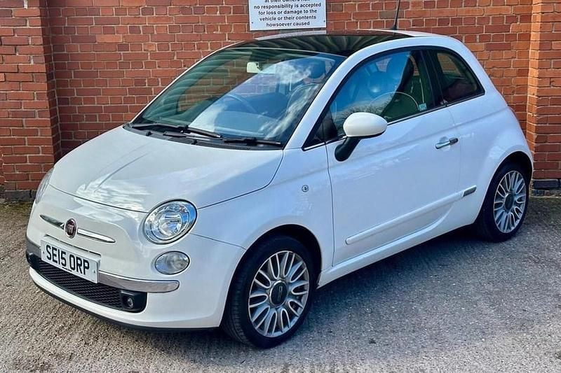 Used Fiat 500 Lounge 69 HP (50 kW) 2015 White Hatchback
