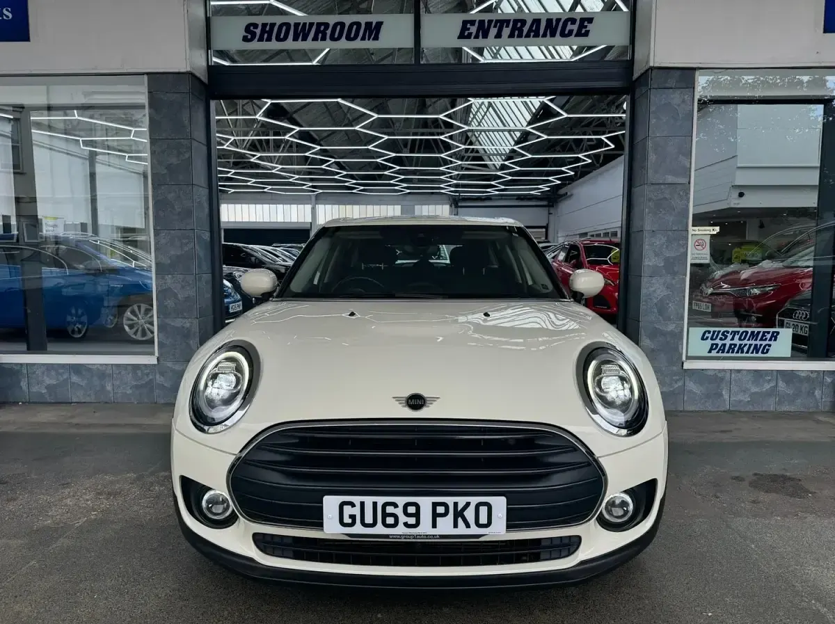 Usado Mini Cooper Clubman Classic 136 CV (100 kW) 2019 Blanco Familiar