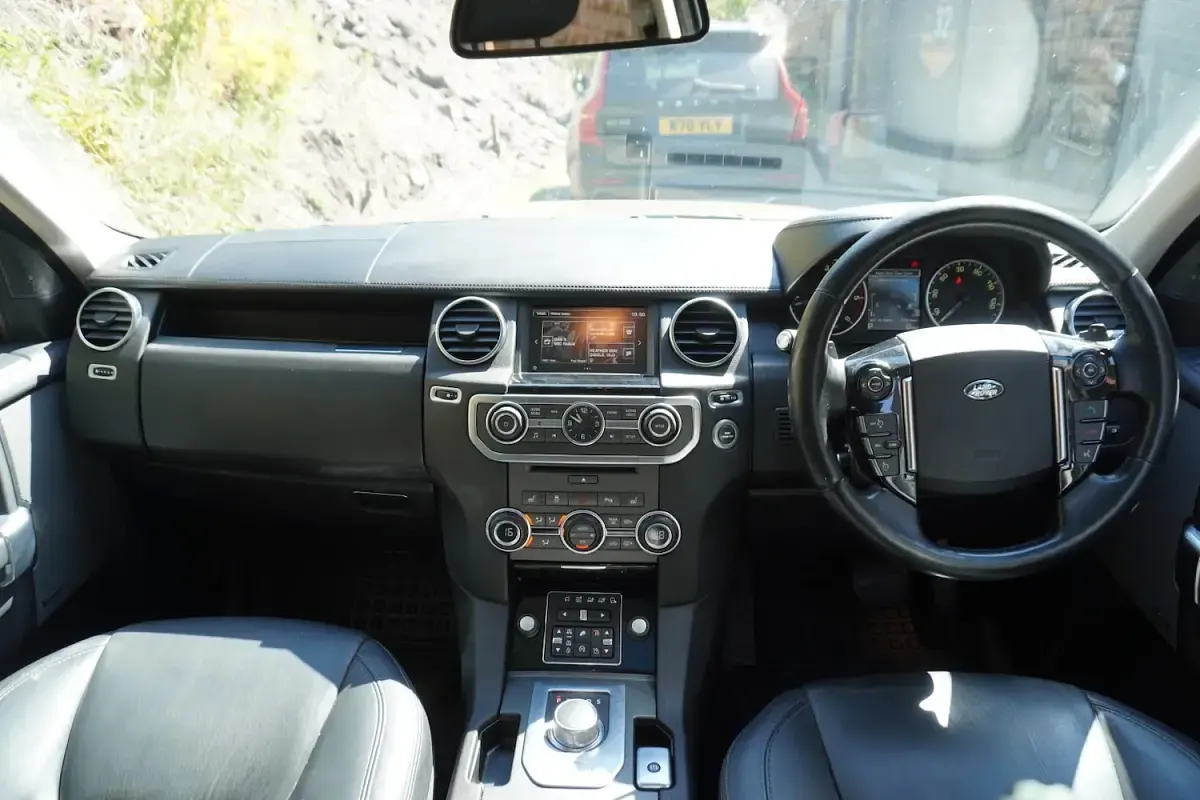 Used Land Rover Discovery 4 Landmark 2016 Orange SUV
