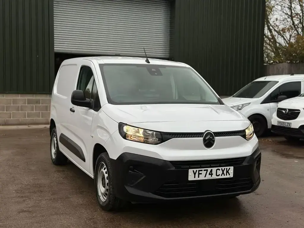 Used Citroën Berlingo 100 HP (73 kW) 2024 White MPV