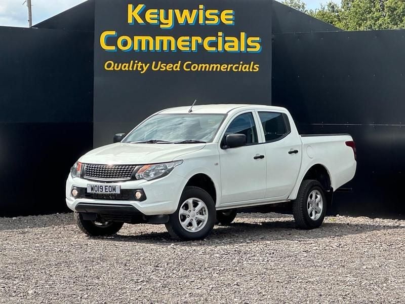 White Used 2019 Mitsubishi L200 Pickup | £12,990 (Super price) - Image 1/2