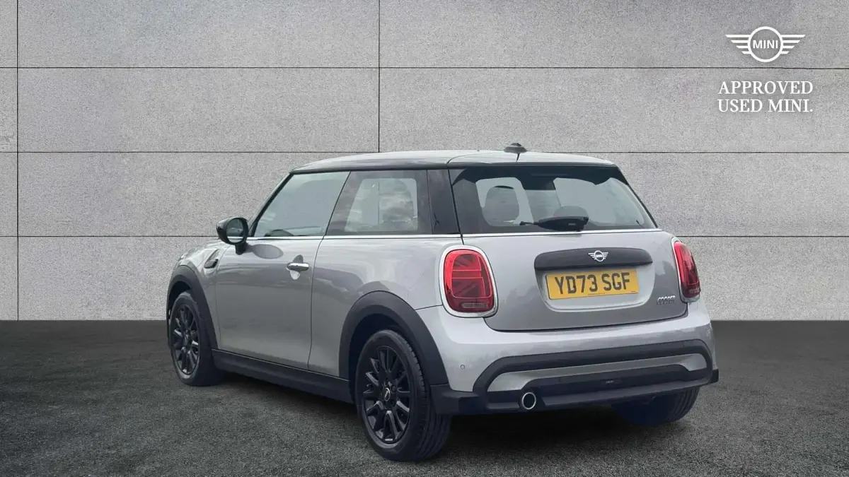Used Mini Cooper Classic 136 HP (100 kW) 2024 Silver Hatchback