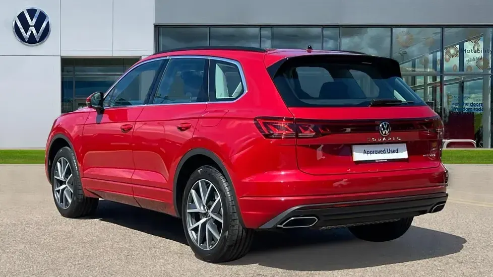 New VW Touareg Elegance 381 HP (280 kW) 2026 Chilli red metallic SUV