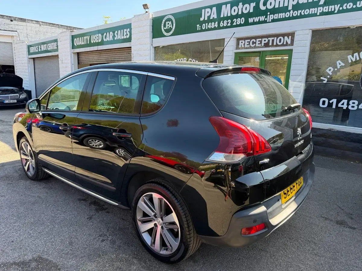 Used Peugeot 3008 Allure 120 HP (88 kW) 2017 Black SUV