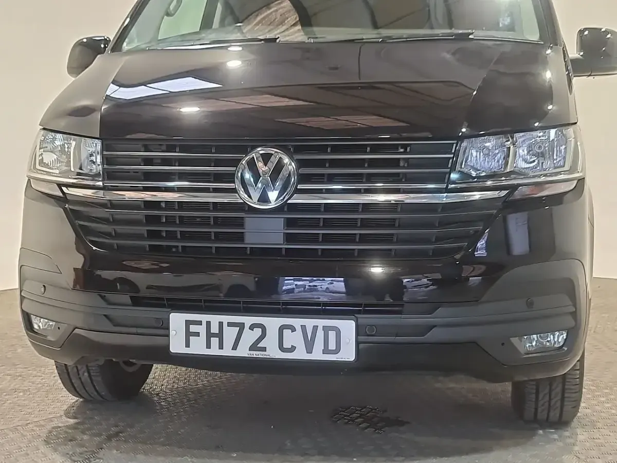 Usado VW Transporter Highline 110 HP (80 kW) 2023 Preto Van