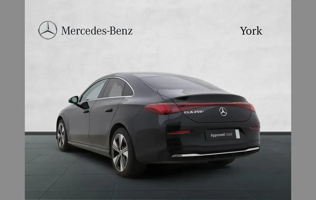 Begagnad Mercedes CLA 250+ 200 kW (272 HK) 2025 Svart Sedan