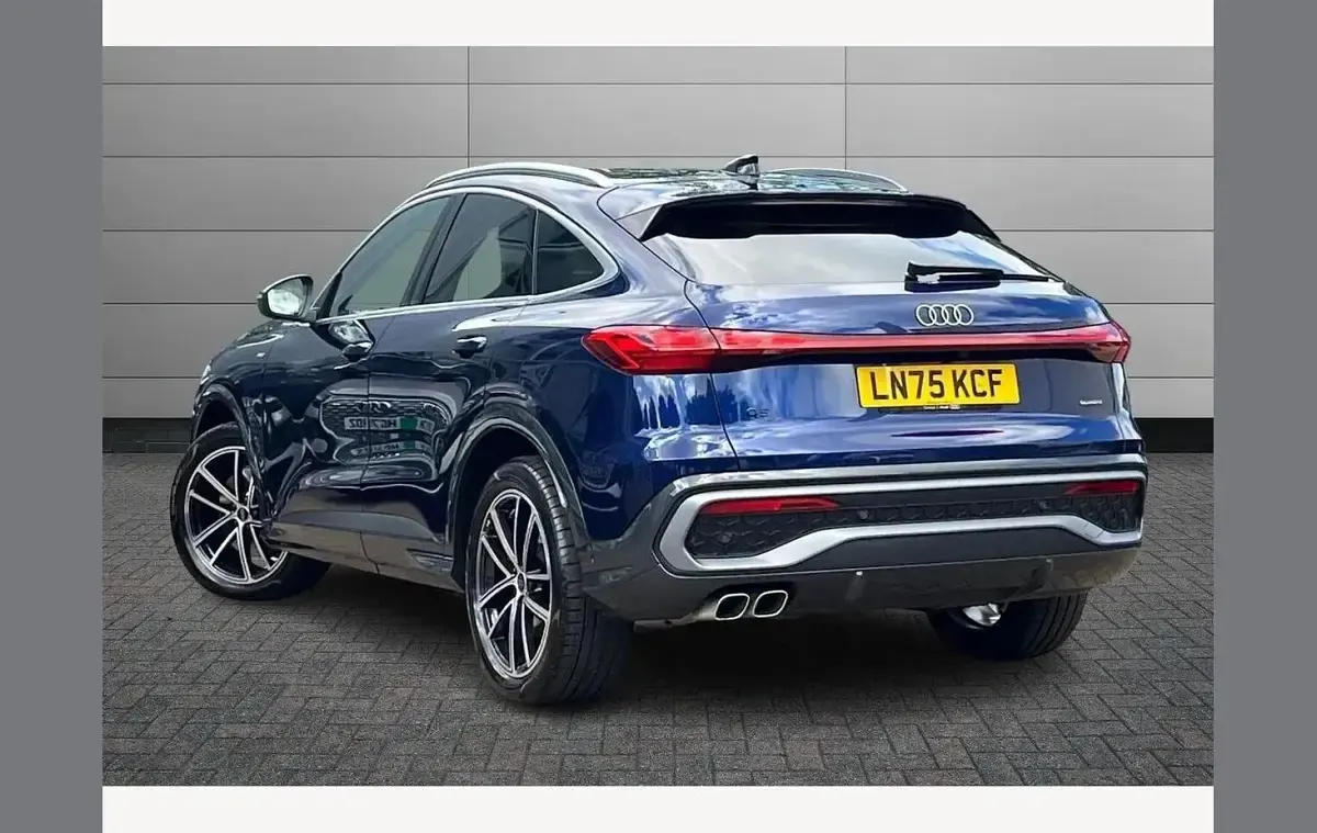 Used Audi Q5 Sportback Comfort 204 HP (150 kW) 2025 Blue SUV