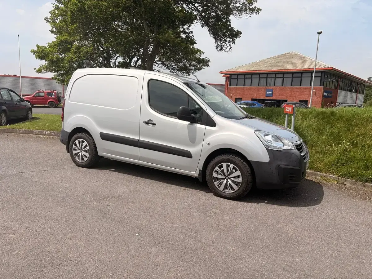 Used Peugeot Partner 2019 Silver MPV