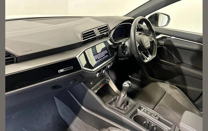 Used Audi Q3 Black Edition 150 HP (110 kW) 2022 White SUV