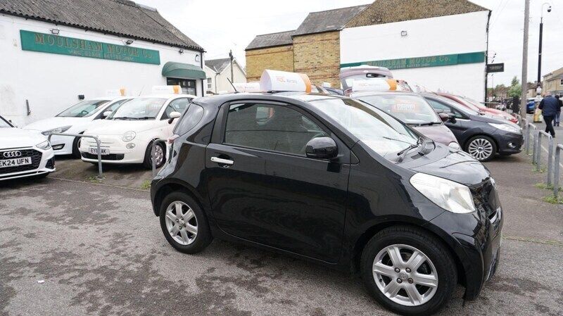 Black Used 2011 Toyota iQ Hatchback | £2,150 (Fair price) - Image 1/4