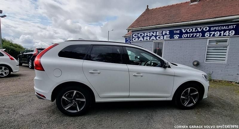 Used Volvo XC60 R-Design 220 HP (161 kW) 2015 White SUV