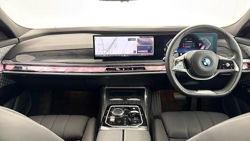 New BMW 750e Comfort Edition 482 HP (354 kW) 2025 Black Sedan