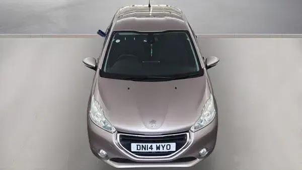 Used Peugeot 208 Allure 90 HP (66 kW) 2014 Pink Hatchback