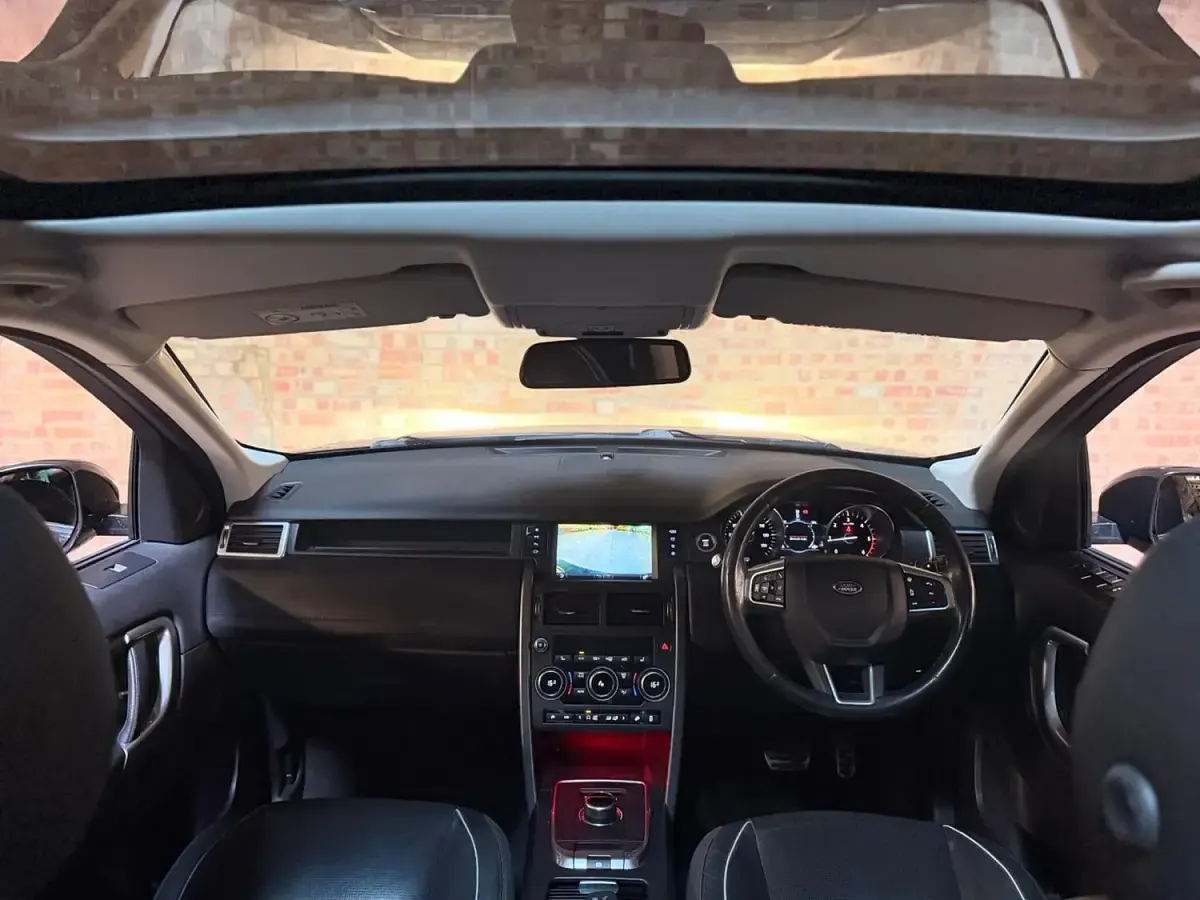 Used Land Rover Discovery Sport HSE Dynamic 180 HP (132 kW) 2017 Black SUV