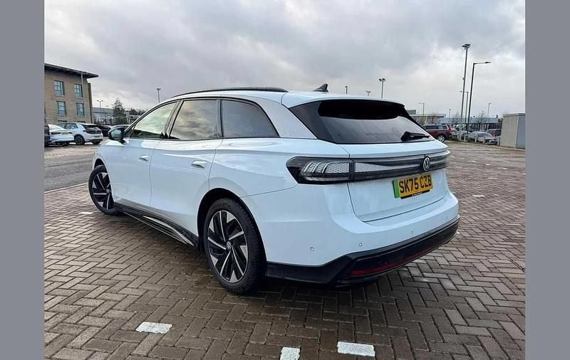 Used VW ID.7 Pro 210 kW (286 HP) 2025 White Estate