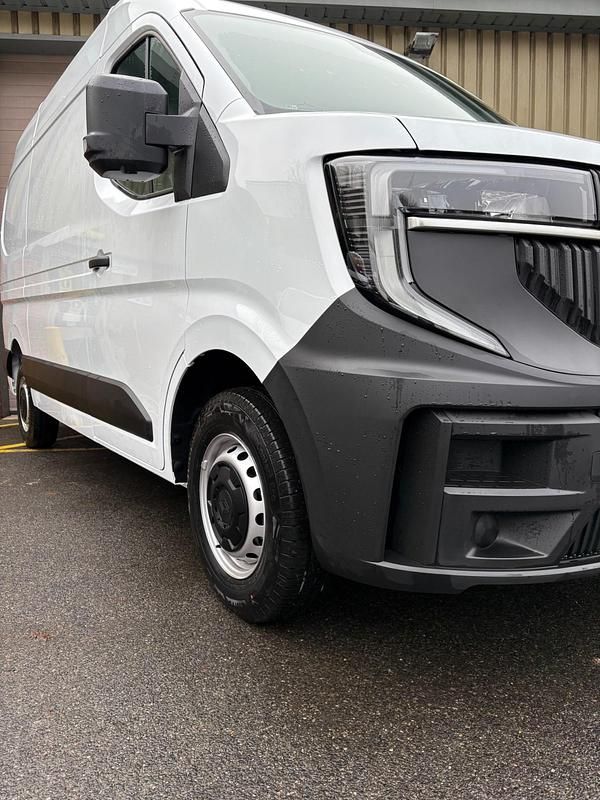 New Renault Master 2025 White Van