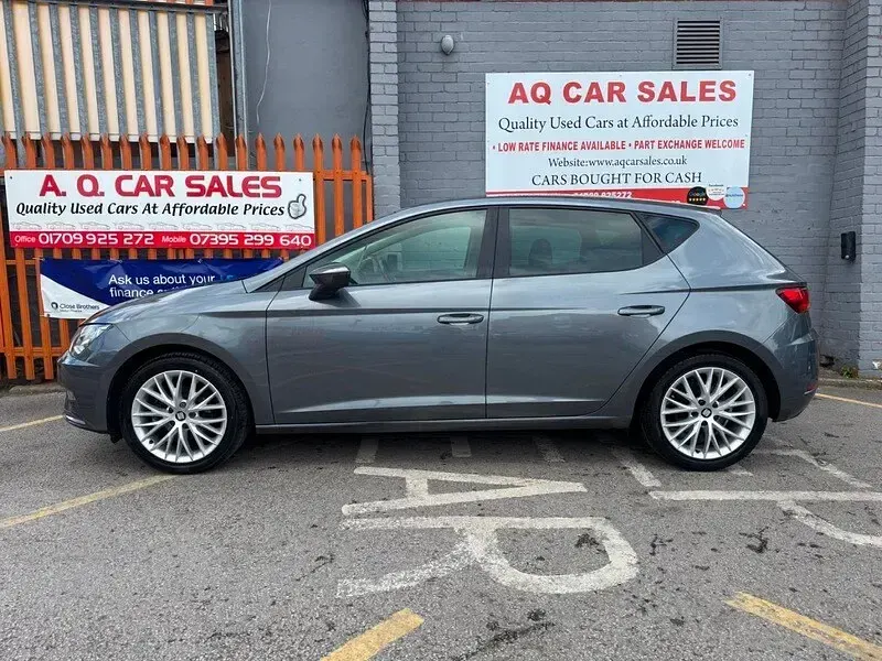 Used Seat Leon SE Dynamic 110 HP (80 kW) 2018 Grey Hatchback