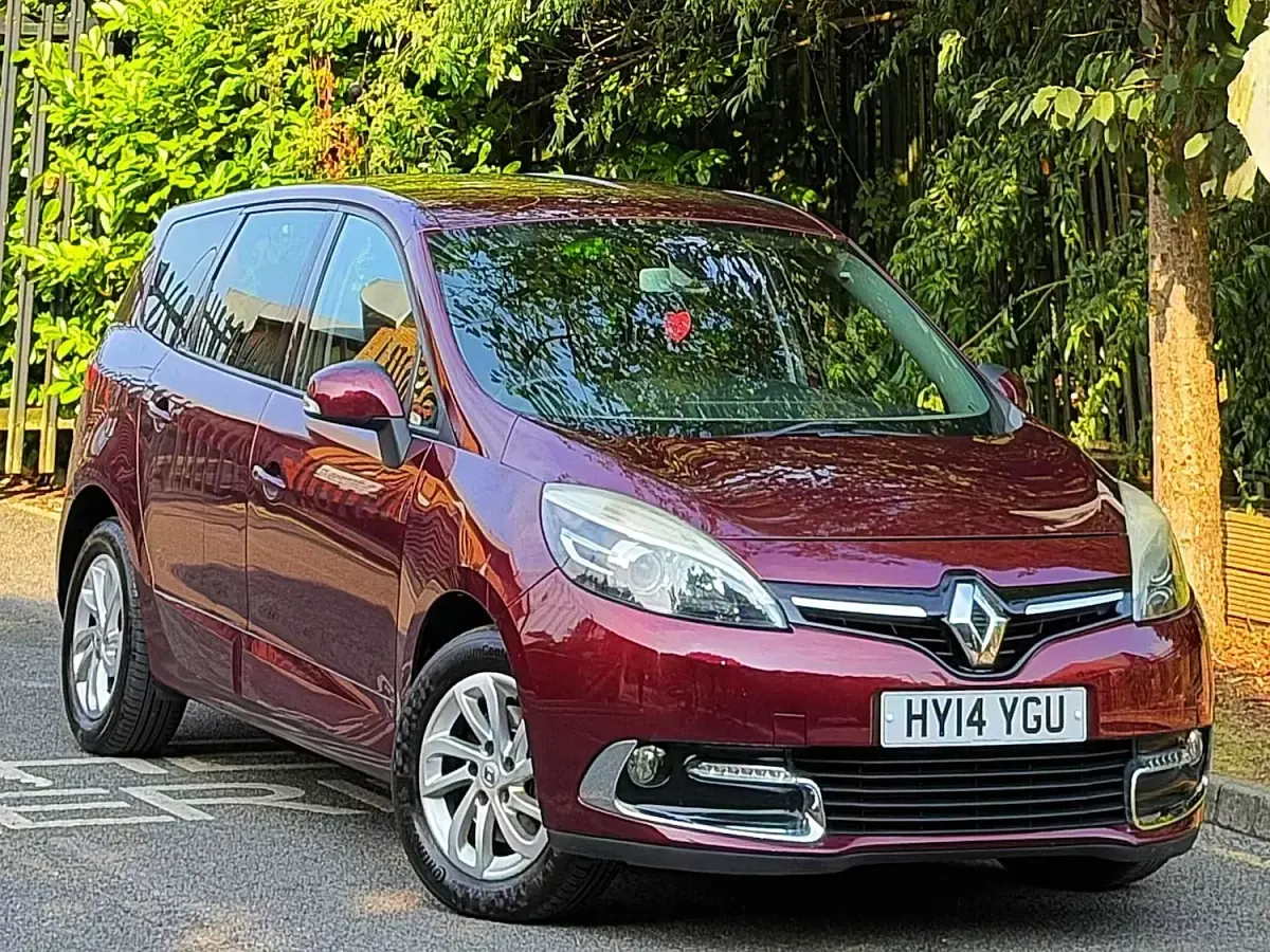 Used Renault Grand Scénic III Dynamique 110 HP (80 kW) 2014 Red MPV