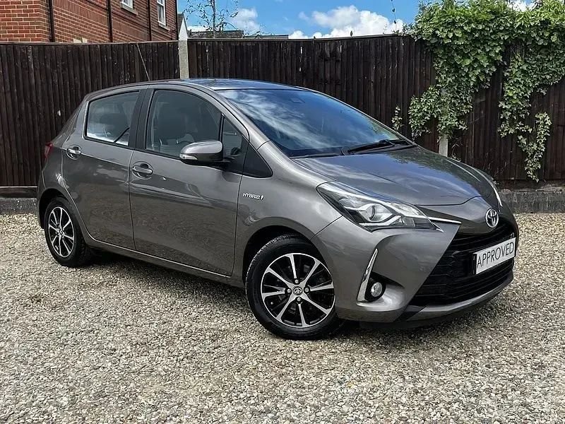 Usata Toyota Yaris Hybrid 2019 Marrone Utilitaria