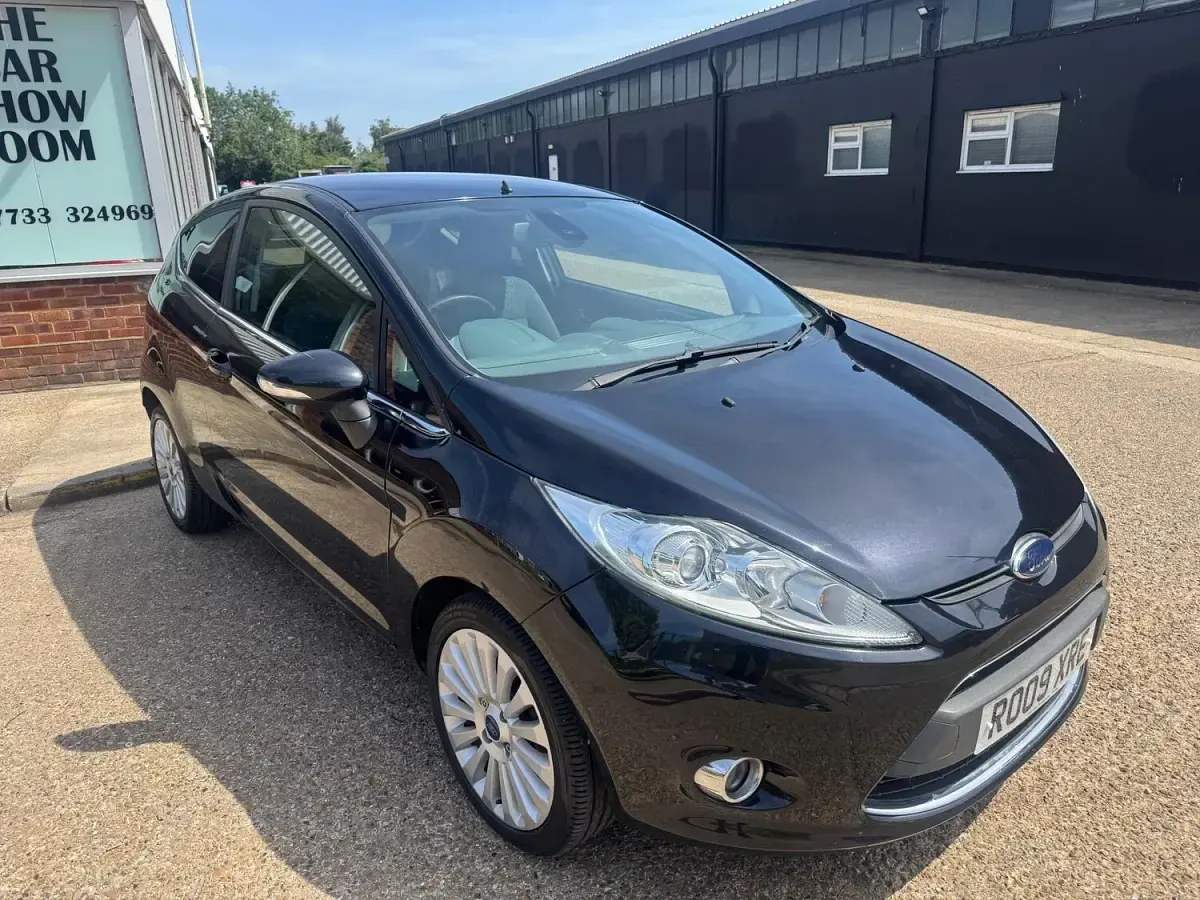 Used Ford Fiesta Titanium 94 HP (69 kW) 2009 Black Hatchback
