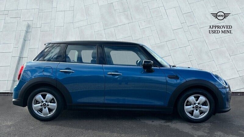 Used Mini Cooper Classic 134 HP (98 kW) 2021 Blue Hatchback