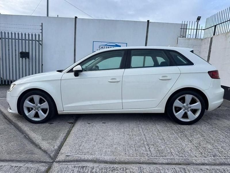 Used Audi A3 Sportback Sport 122 HP (89 kW) 2014 White Hatchback