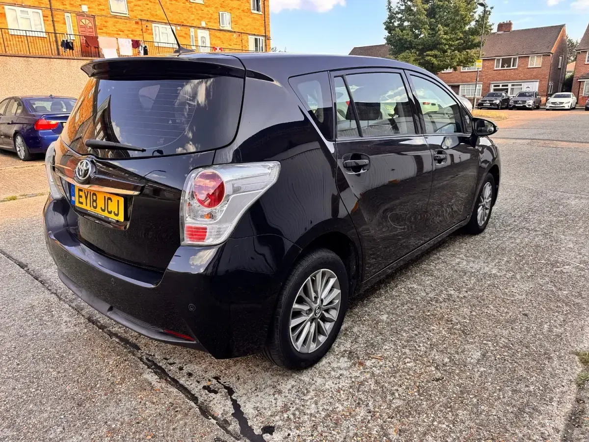 Used Toyota Verso 132 HP (97 kW) 2018 Black MPV