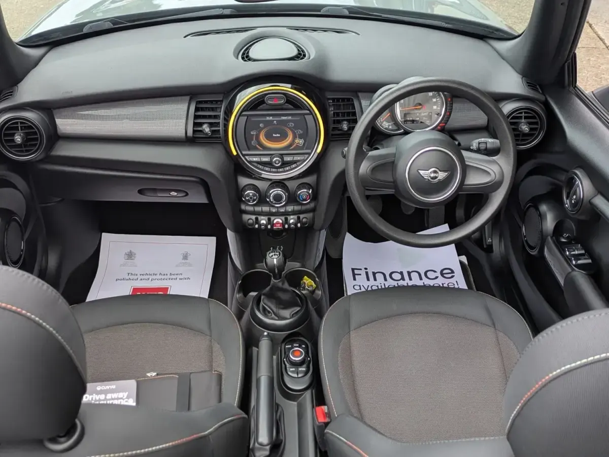 Begagnad Mini Cooper Cabriolet 2016 Grå Cab