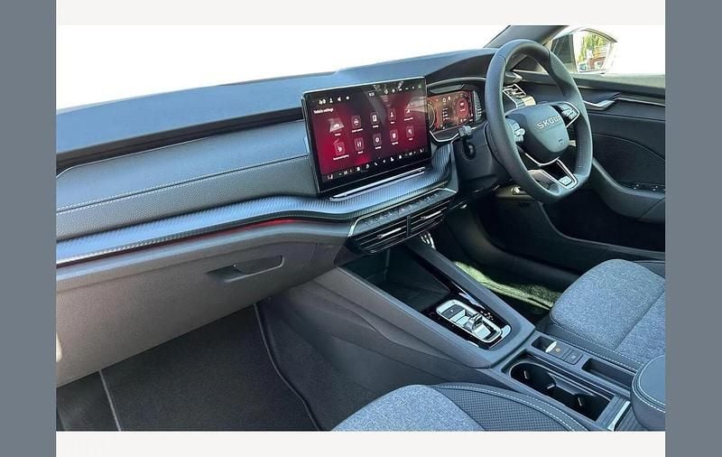 Used Skoda Octavia SportLine 150 HP (110 kW) 2025 Moon white Hatchback