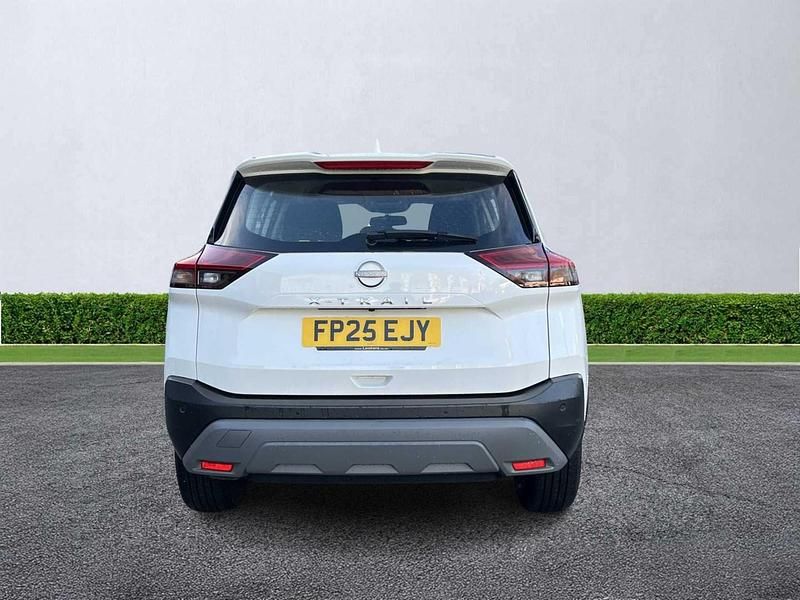 New Nissan X-Trail Acenta Premium 163 HP (119 kW) 2025 White SUV