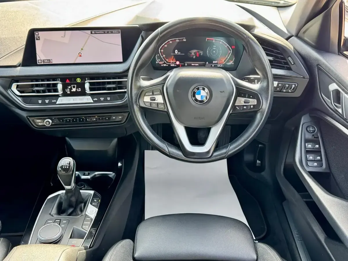 Używany BMW 118 Sport Line 2022 Czarny Hatchback