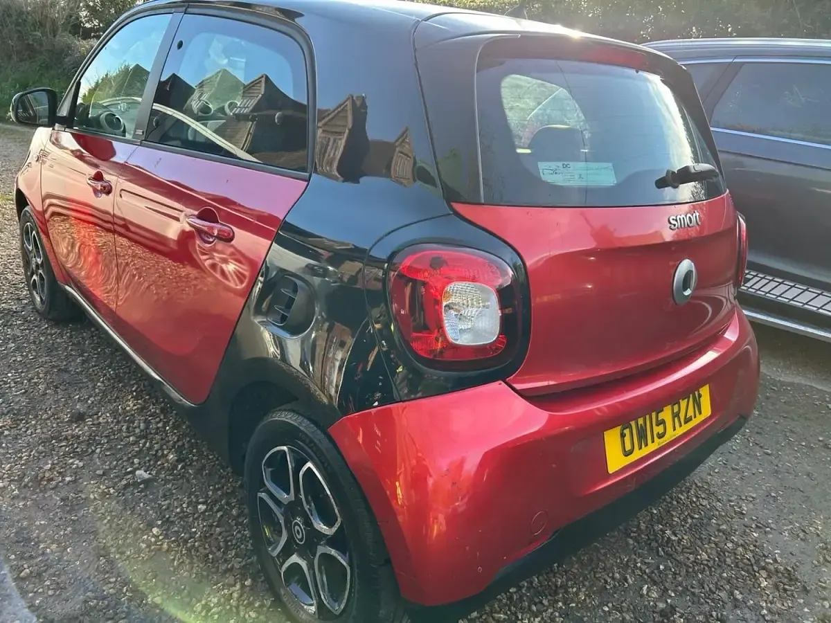 Used Smart ForFour Passion 71 HP (52 kW) 2015 Red Hatchback