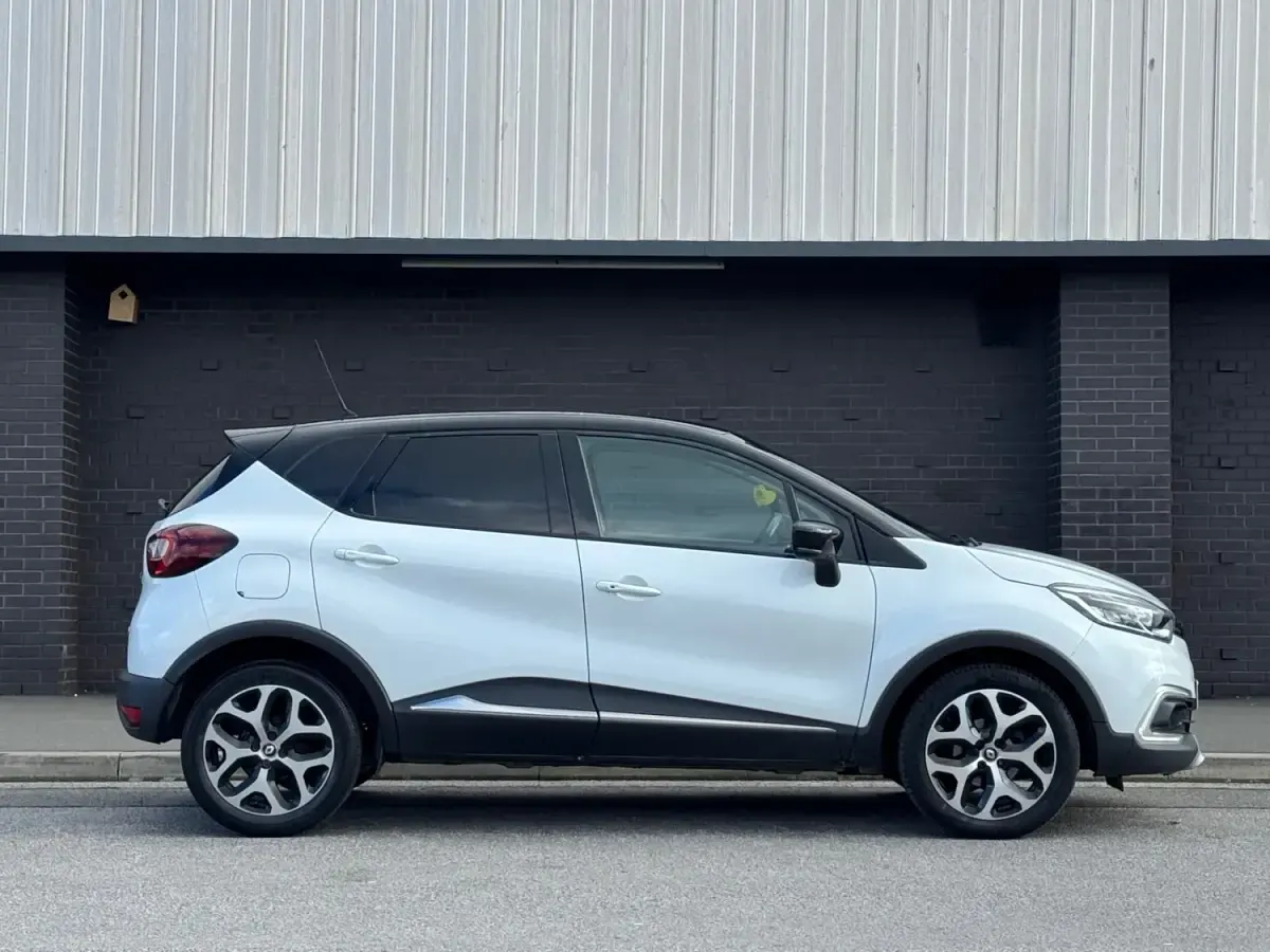 Second-hand Renault Captur Signature 90 CP (66 kW) 2017 Alb SUV