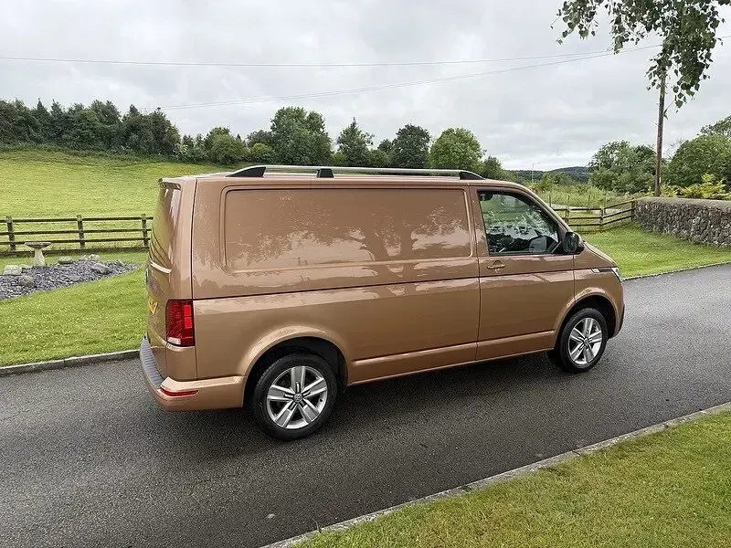 Used VW Transporter Highline 204 HP (150 kW) 2022 Bronze Van