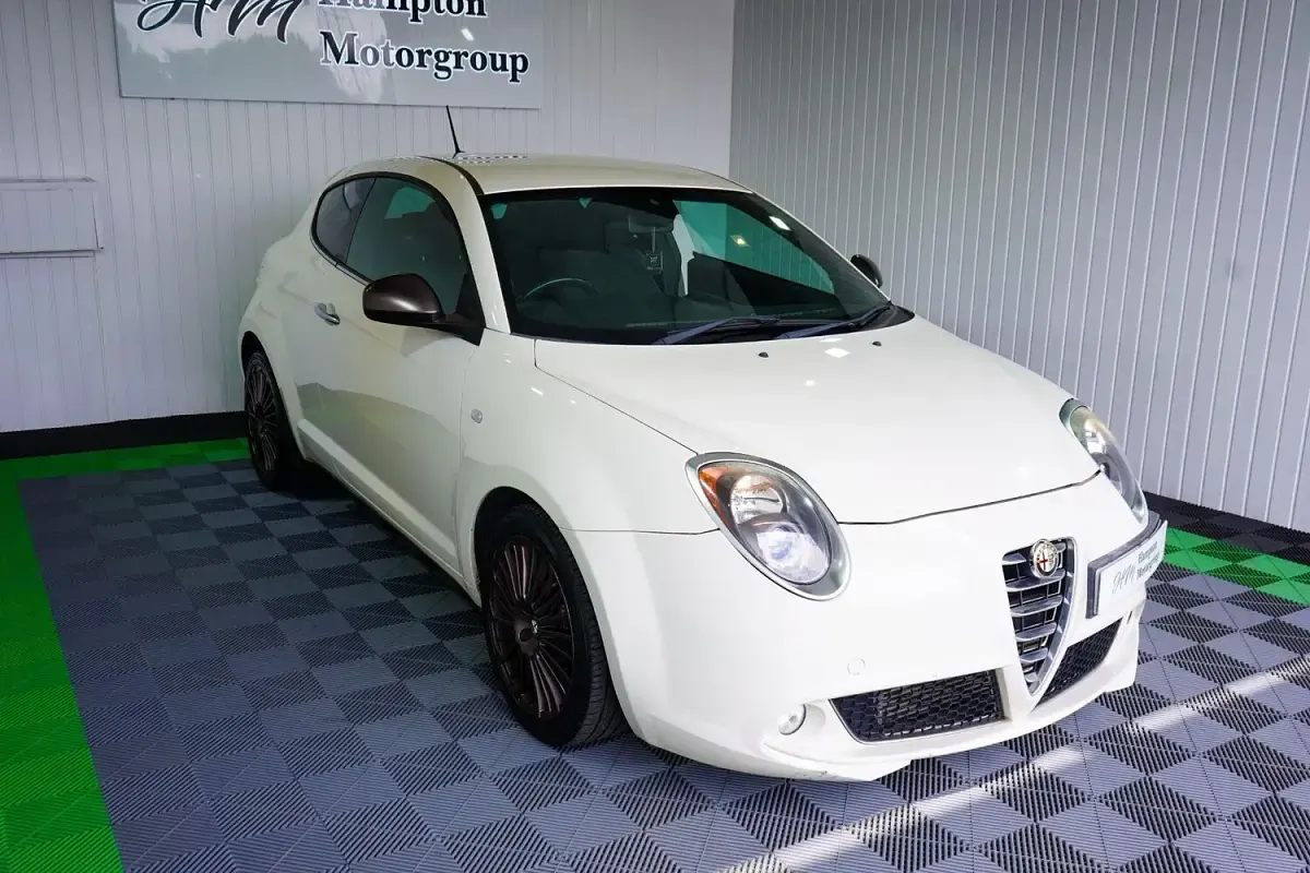 Used Alfa Romeo MiTo 2015 White Hatchback