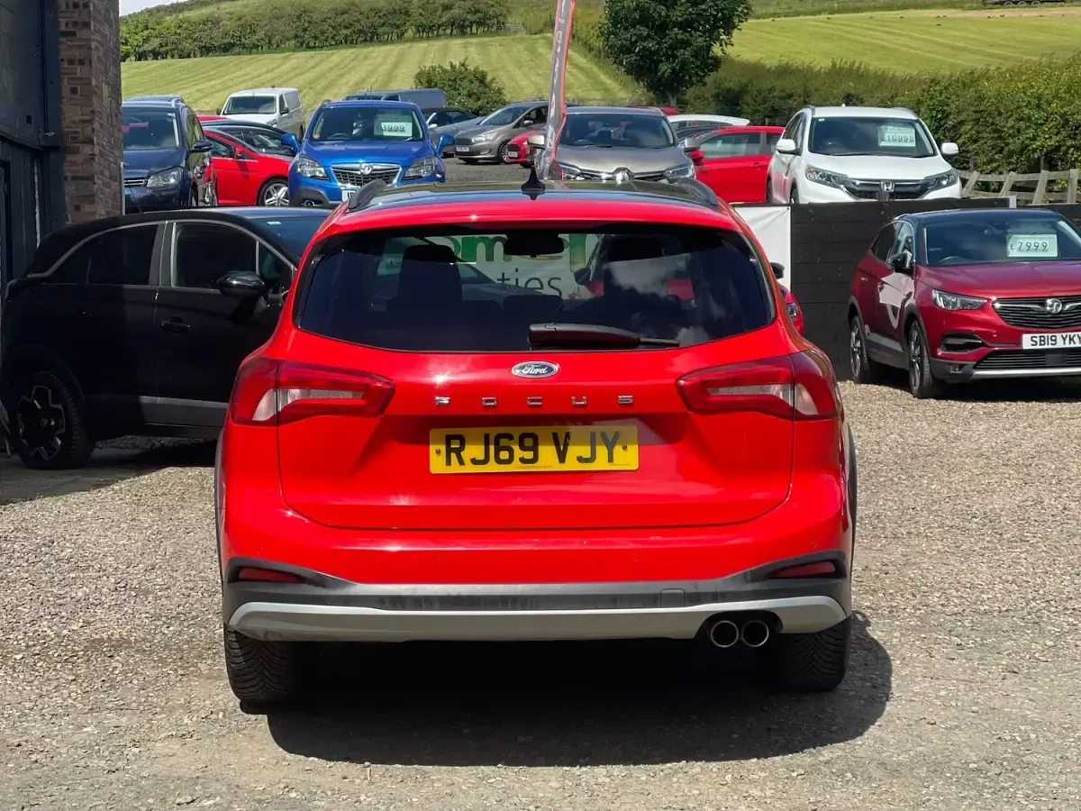 Used Ford Focus Active 125 HP (91 kW) 2020 Red Estate