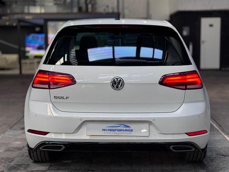 Used VW Golf VII R-line 150 HP (110 kW) 2018 White Hatchback