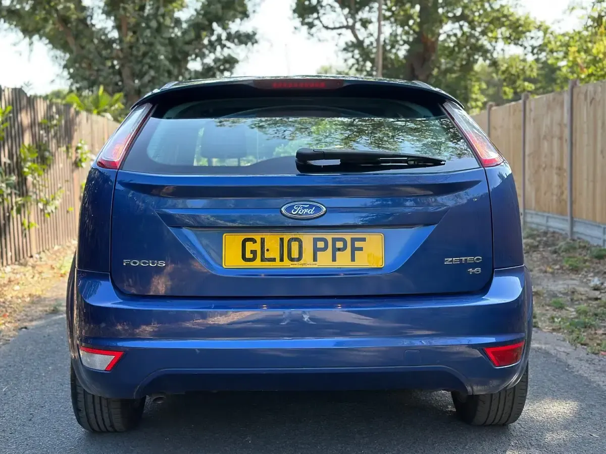 Used Ford Focus Zetec 2010 Blue Hatchback