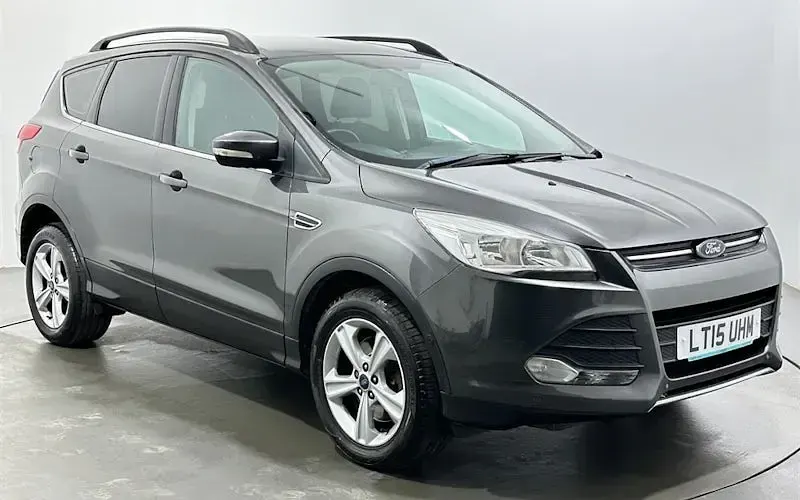 Käytetty Ford Kuga Zetec 150 HP (110 kW) 2016 Katumaasturi