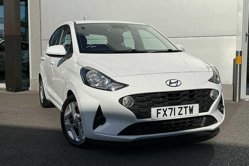 Atlas white Used 2021 Hyundai i10 SE Hatchback | £9,490 (Fair price) - Image 1/4